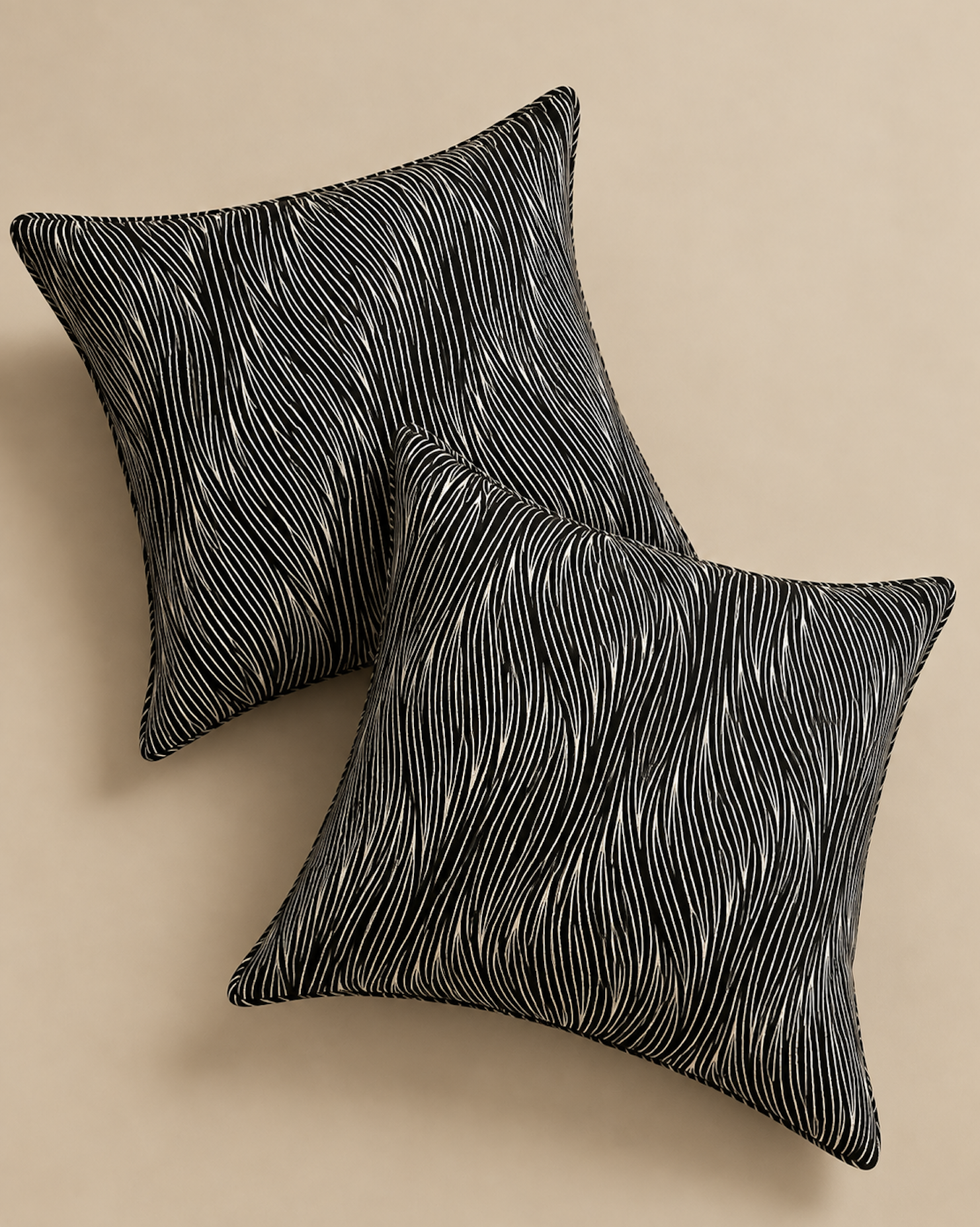 almohadon-moire-negro-y-blanco